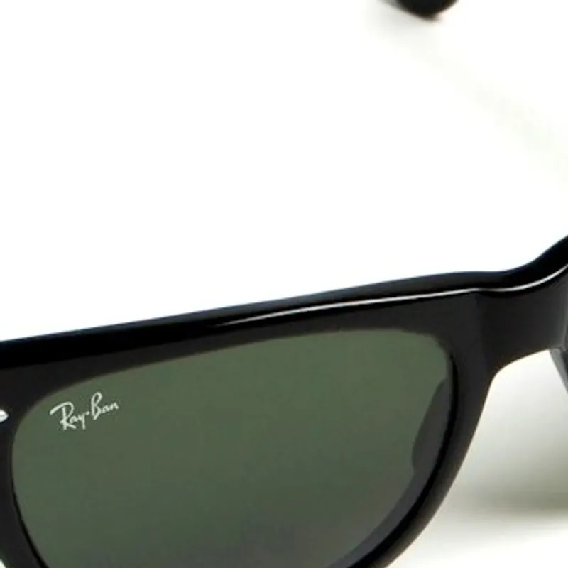 نمای نزدیک پل و لبهٔ لنز عینک آفتابی ویفرر جونیور